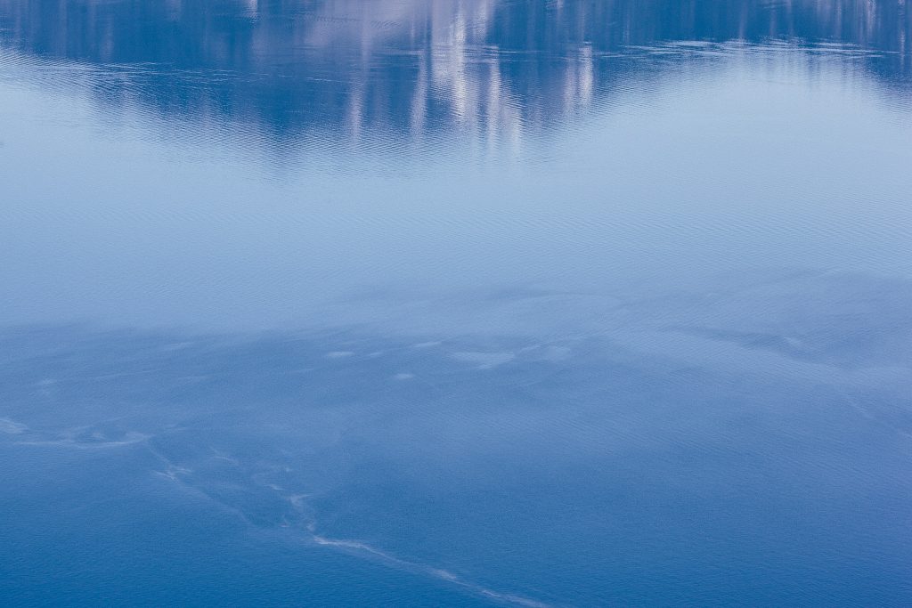 Reflections and the light textural wind